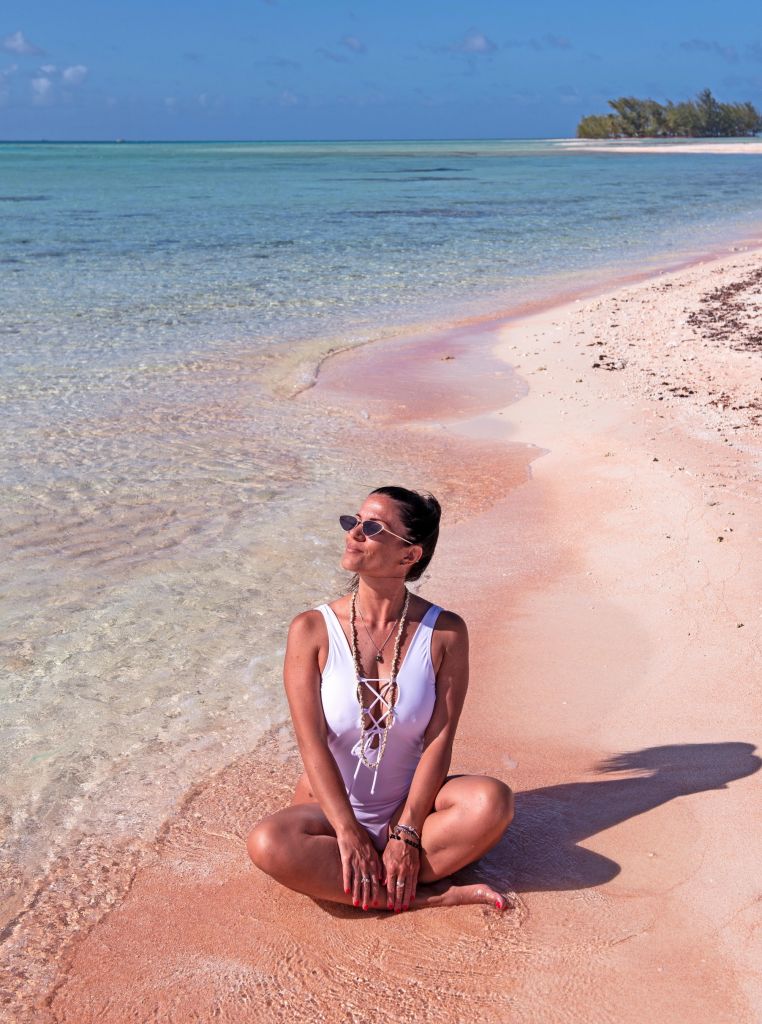 Fabiana Raffani in una spiaggia delle Maldive